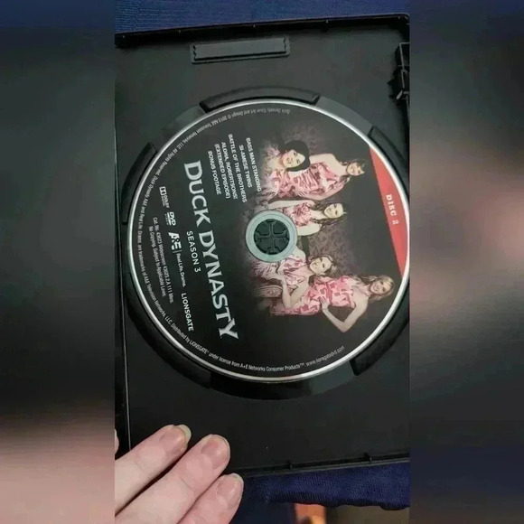 Duck Dynasty Season Three DVD (EUC) - Picture 5 of 5